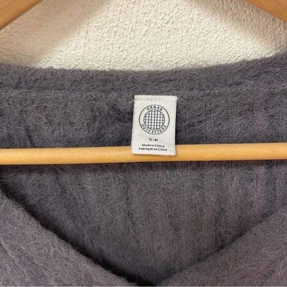 Urban Outfitters Gray Fuzzy Crop Top Cardigan Sz Small SP - Picture 3 of 5